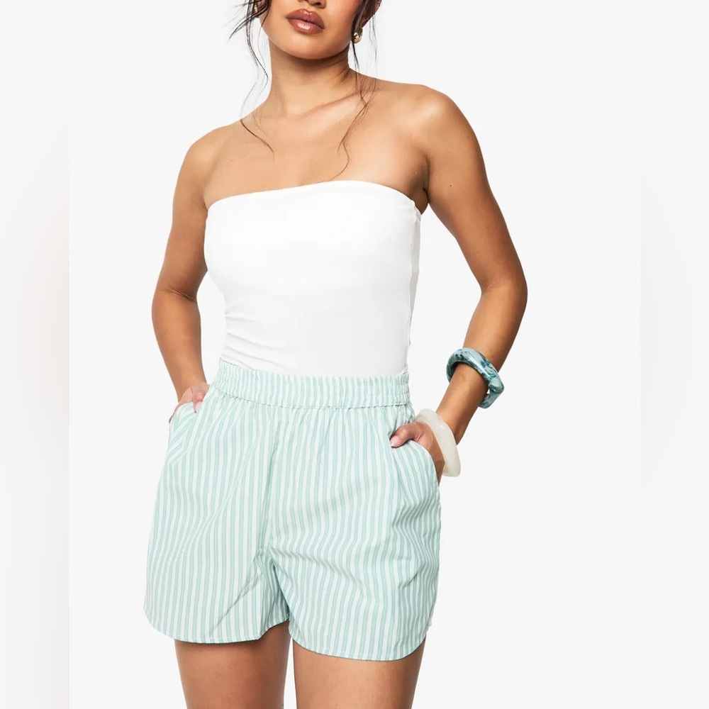 NWT Boohoo Mint and White Striped Lounge Shorts Large